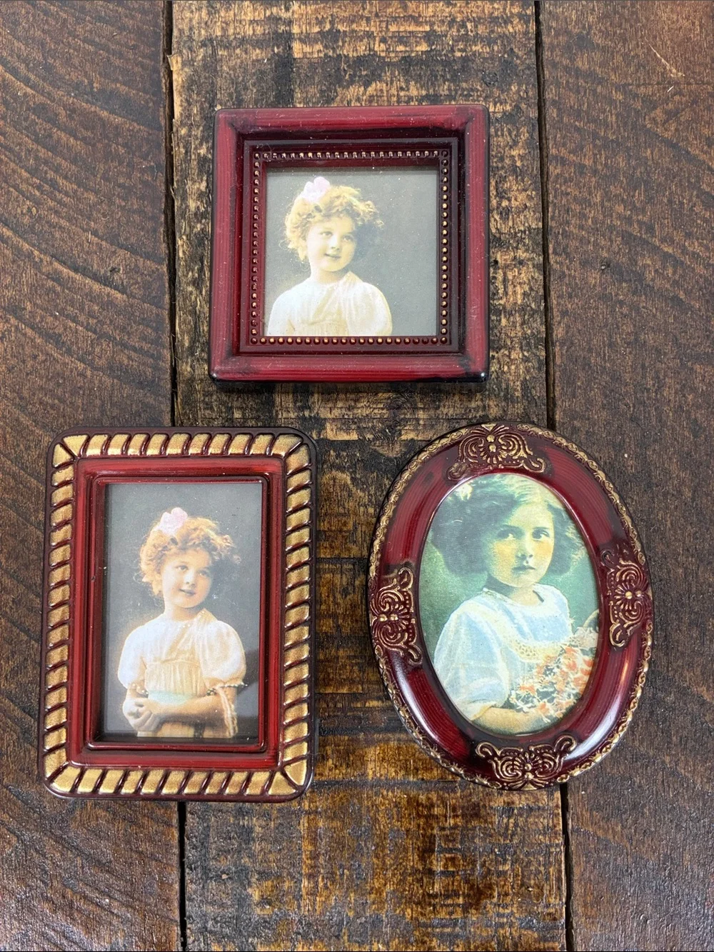 Vintage-Inspired Red Accent Mini Picture Frames Set of (3) Plastic/Glass Maroon